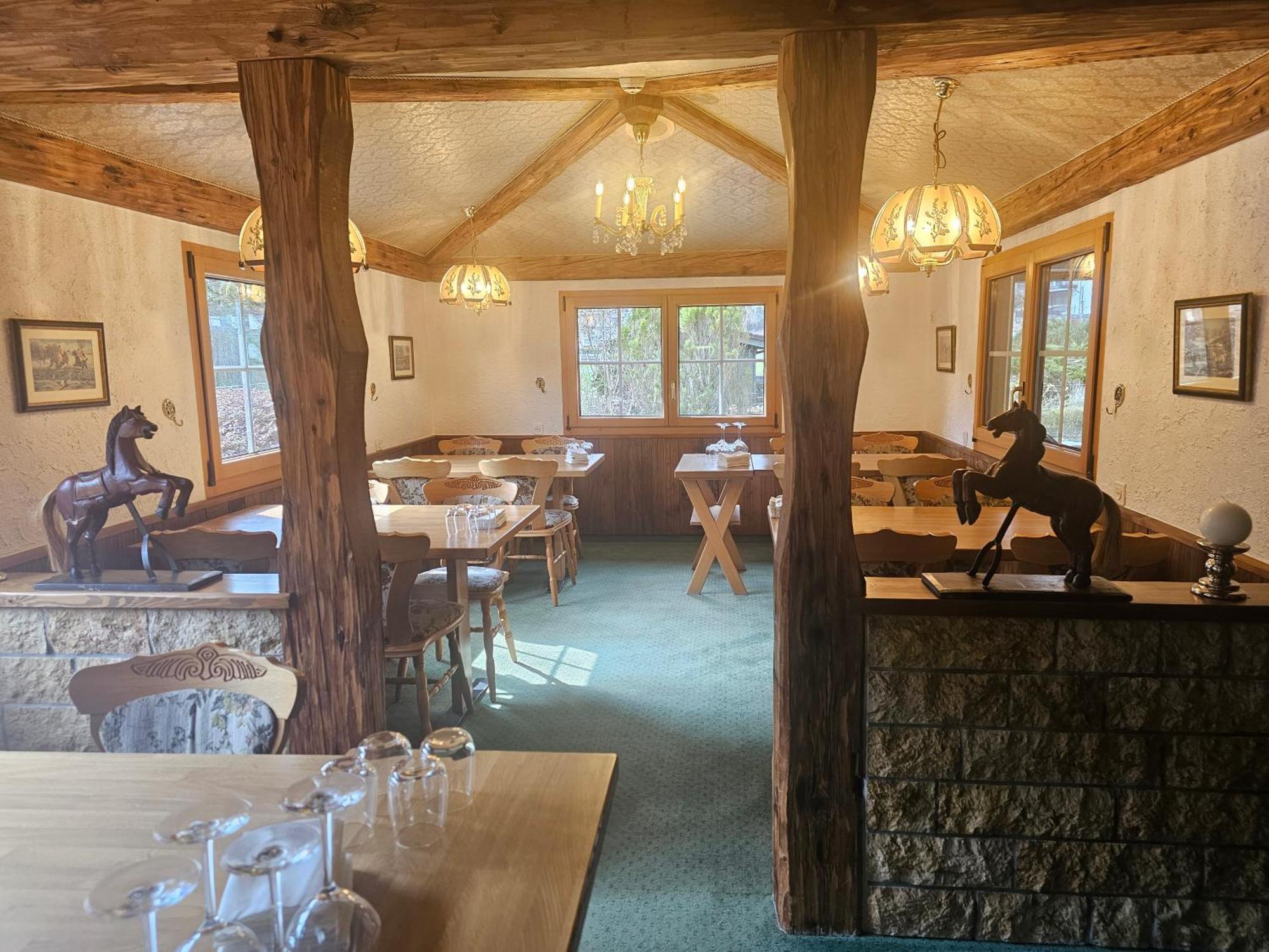 Le Cavalier Hotell Soyhières Exteriör bild