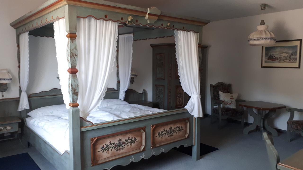Le Cavalier Hotell Soyhières Exteriör bild