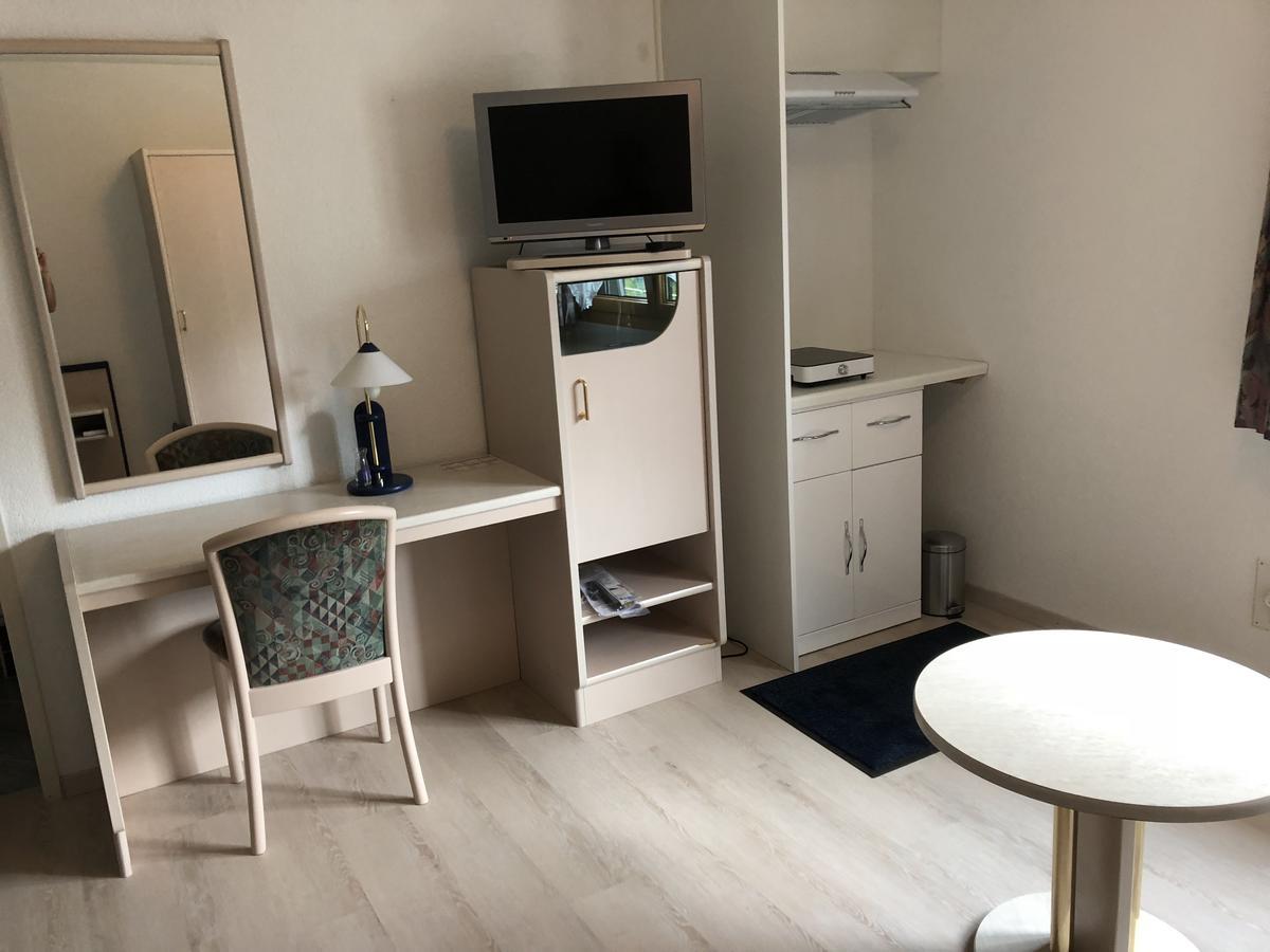 Le Cavalier Hotell Soyhières Exteriör bild