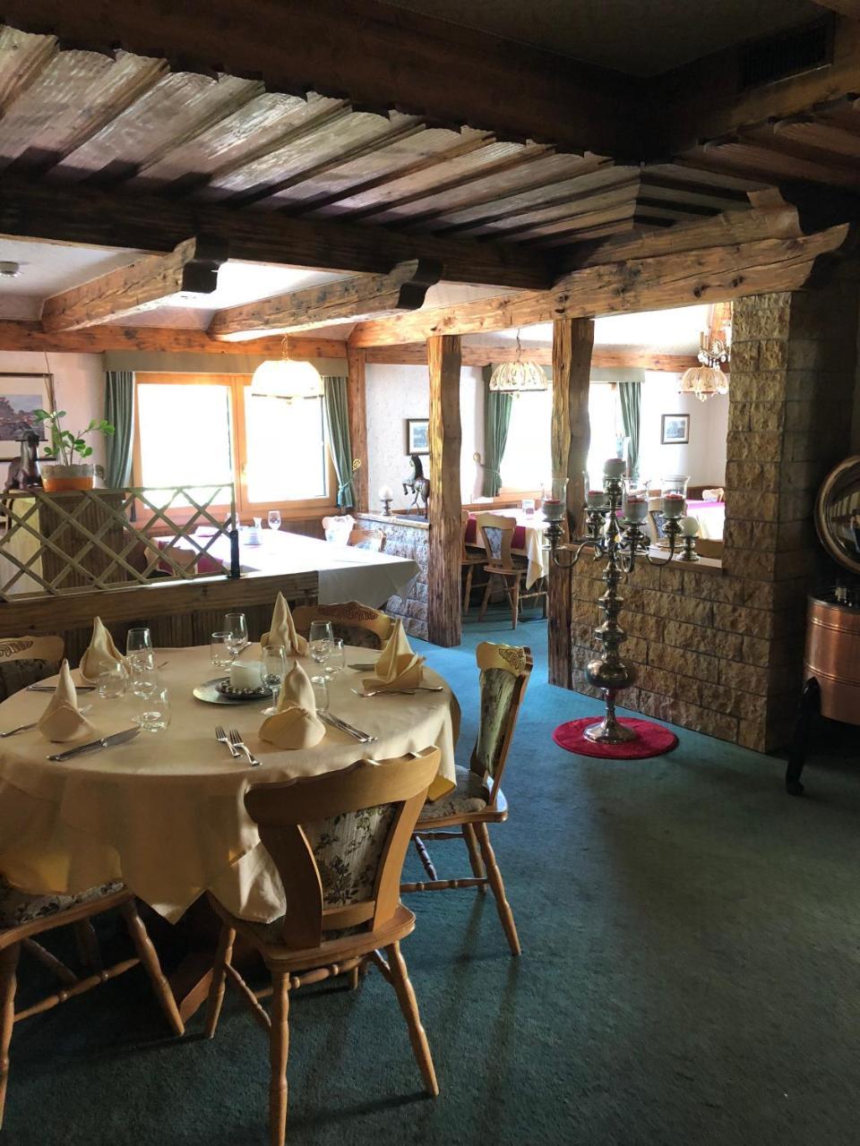 Le Cavalier Hotell Soyhières Exteriör bild
