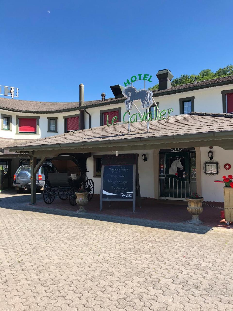 Le Cavalier Hotell Soyhières Exteriör bild