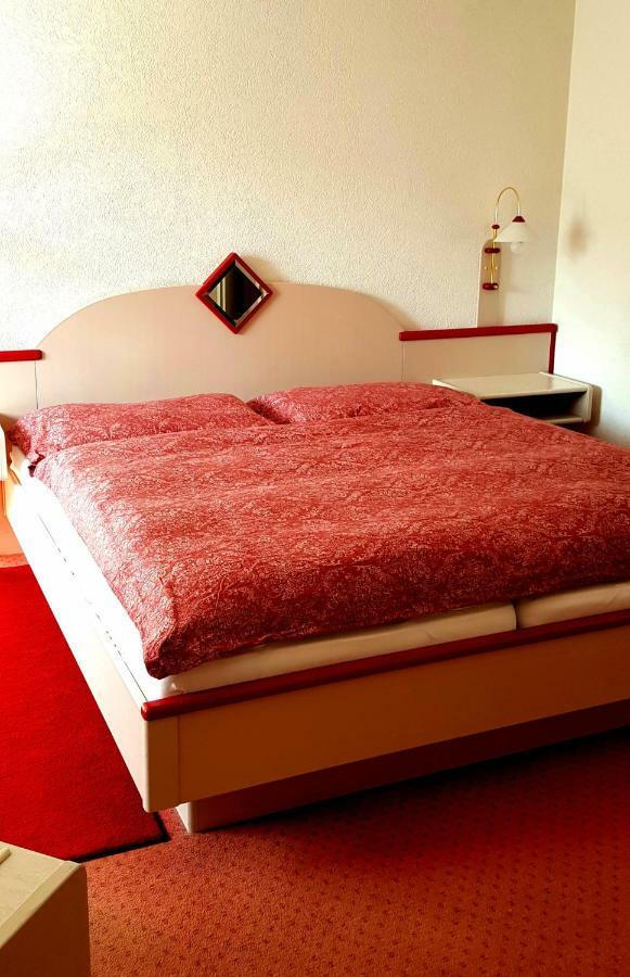 Le Cavalier Hotell Soyhières Exteriör bild